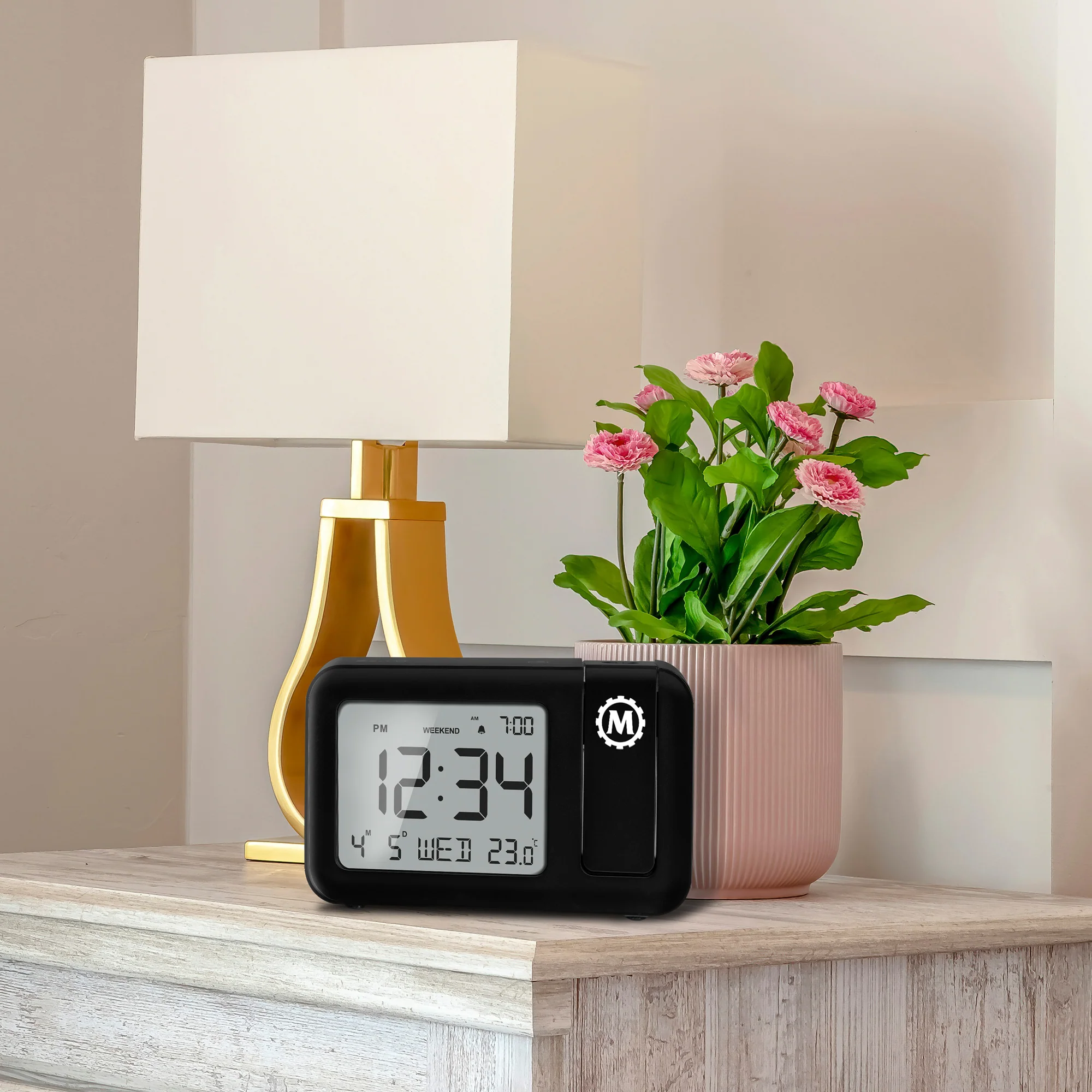 Projection Clock with Large Display and Backlight 8 Projection Clock with Large Display and Backlight