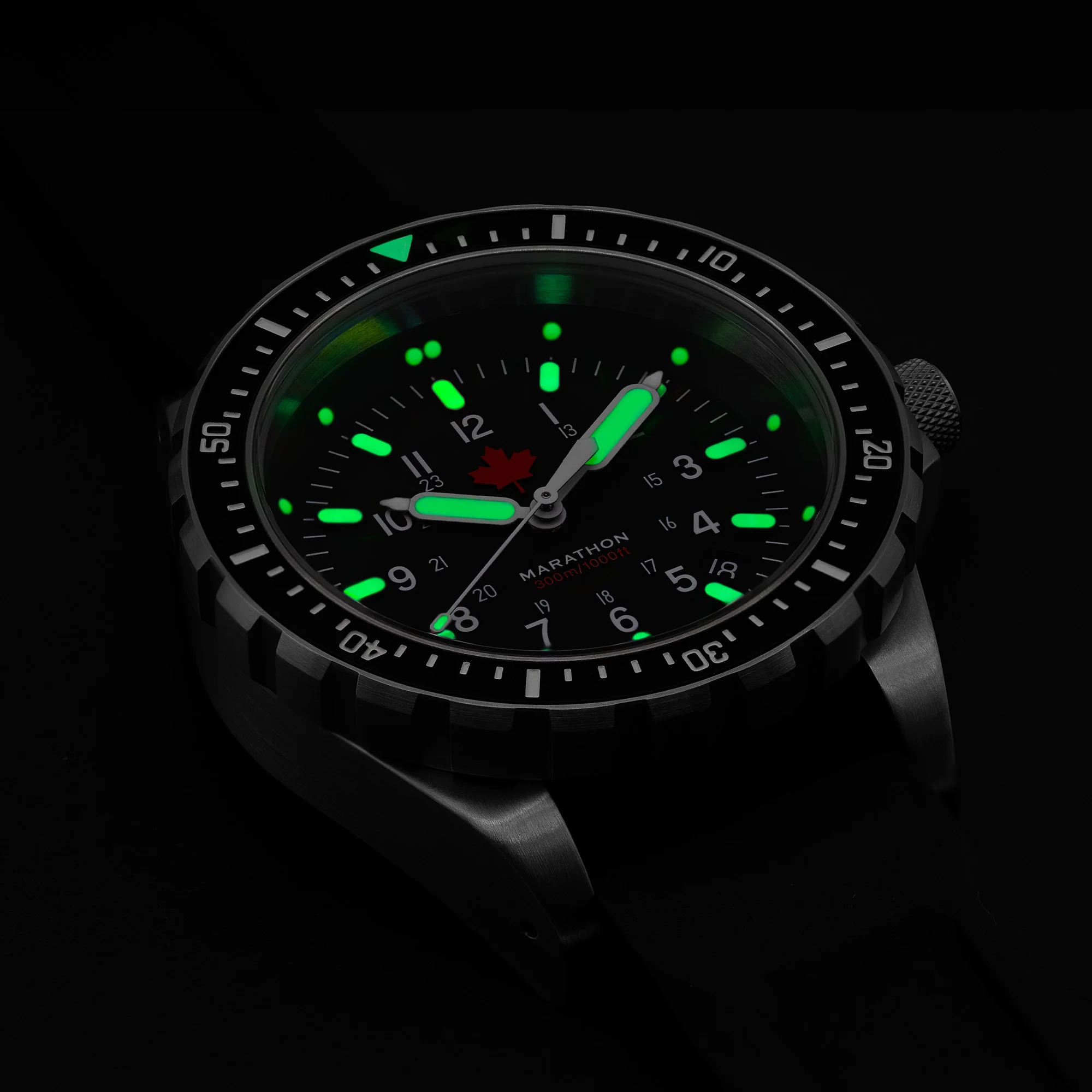 46mm Red Maple Jumbo Diver's Quartz (JSAR) with Stainless Steel Bracelet 10 46mm Red Maple Jumbo Diver's Quartz (JSAR) with Stainless Steel Bracelet