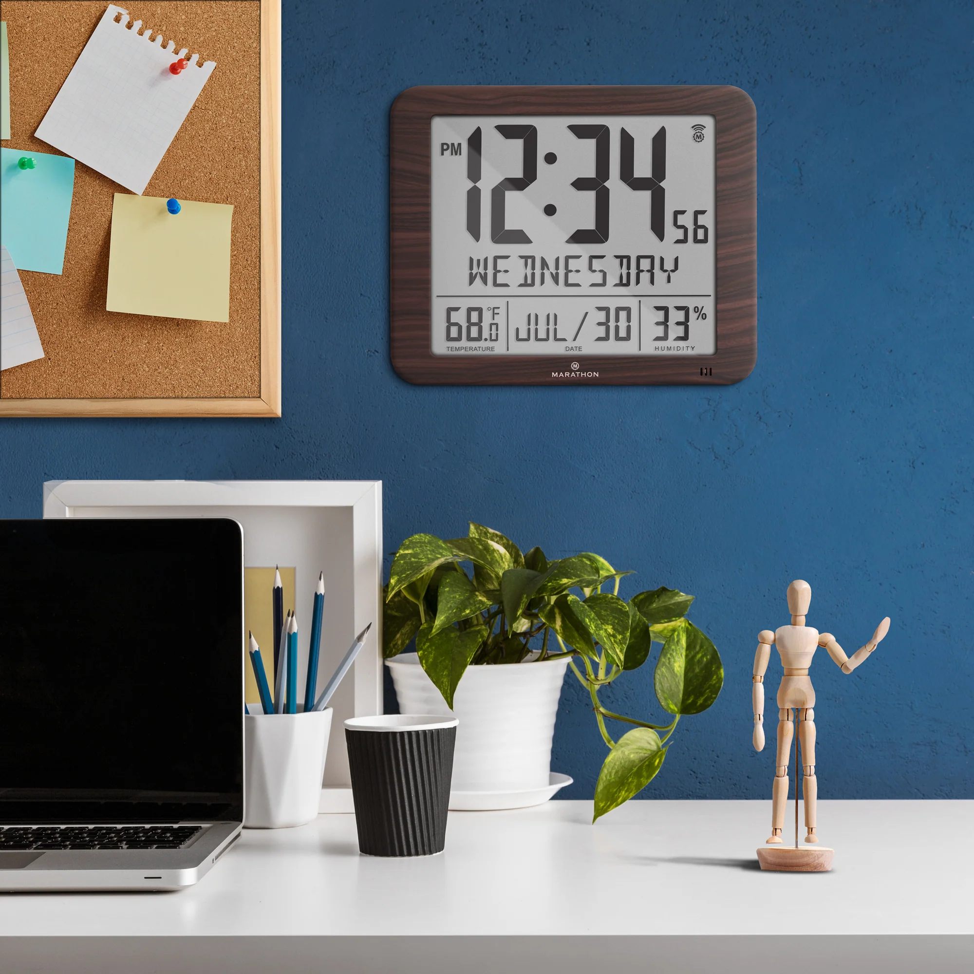 Slim Self-Setting Wall Clock with Full Calendar Display, Temperature & Humidity 4 Slim Self-Setting Wall Clock with Full Calendar Display, Temperature & Humidity