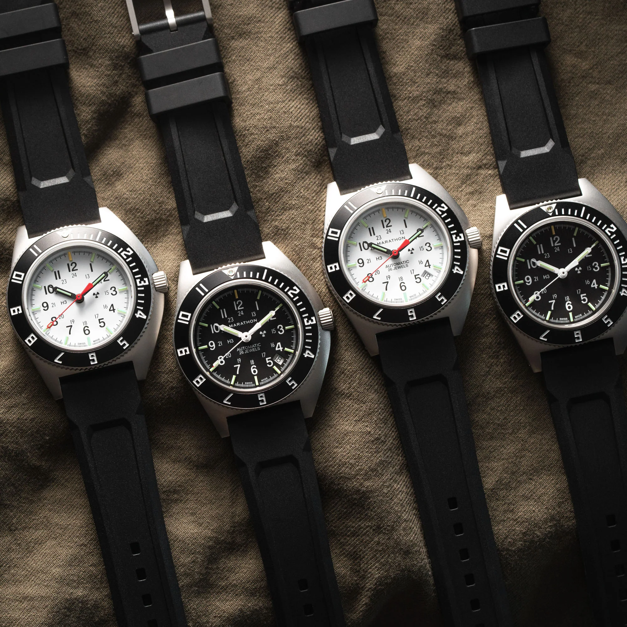 41mm Steel Navigator w/ Date Automatic (SSNAV-D AUTO) on Black 3-Piece Rubber Strap Kit