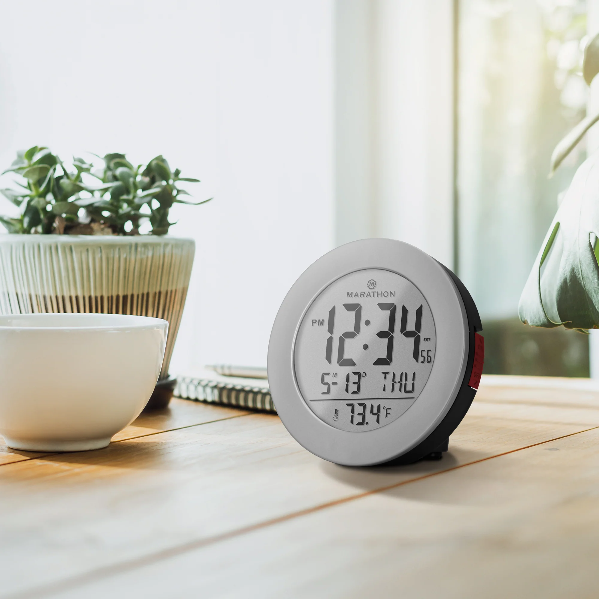 3.5 Inch Round Self-Setting Alarm Clock with Push-Button Backlight