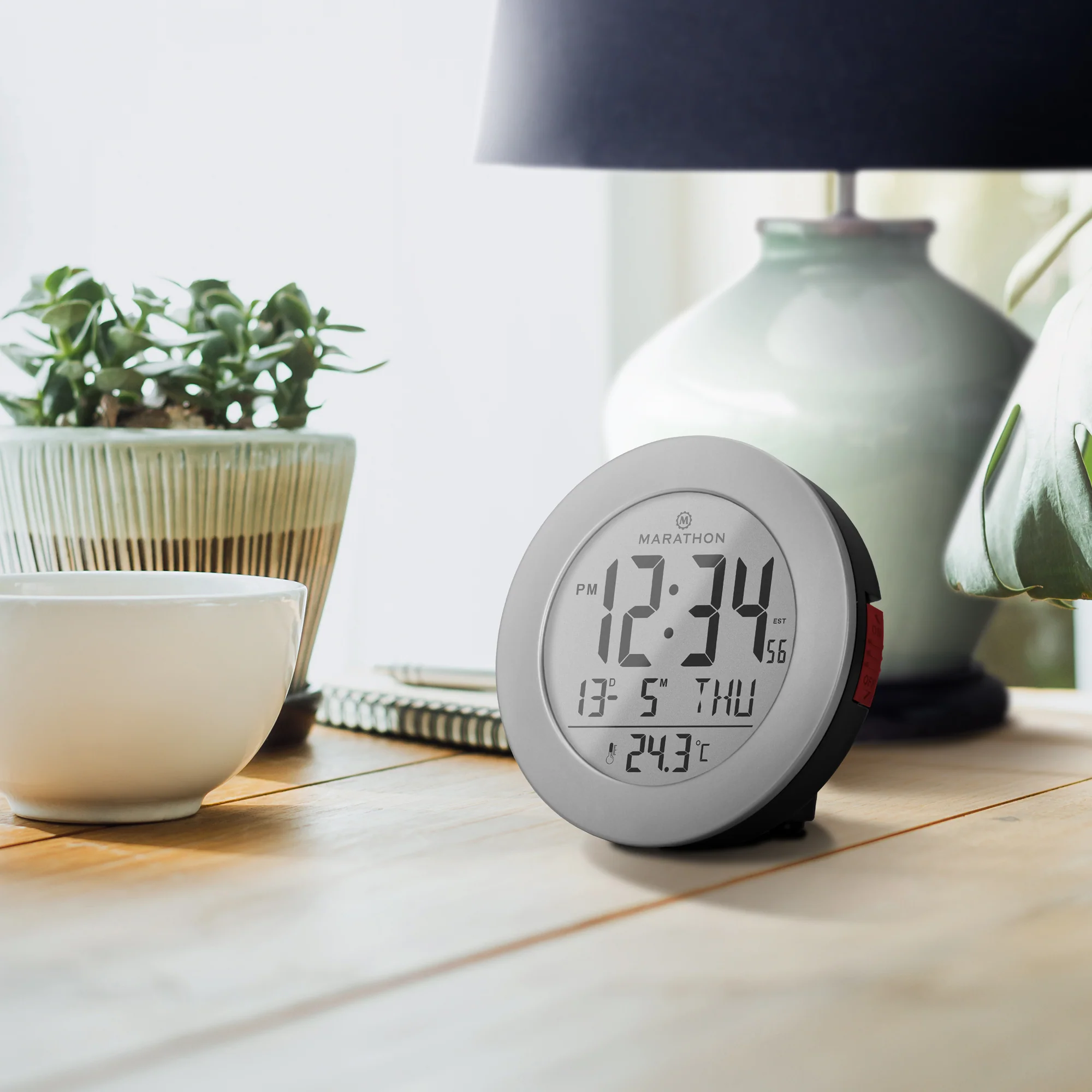 3.5 Inch Round Self-Setting Alarm Clock with Push-Button Backlight