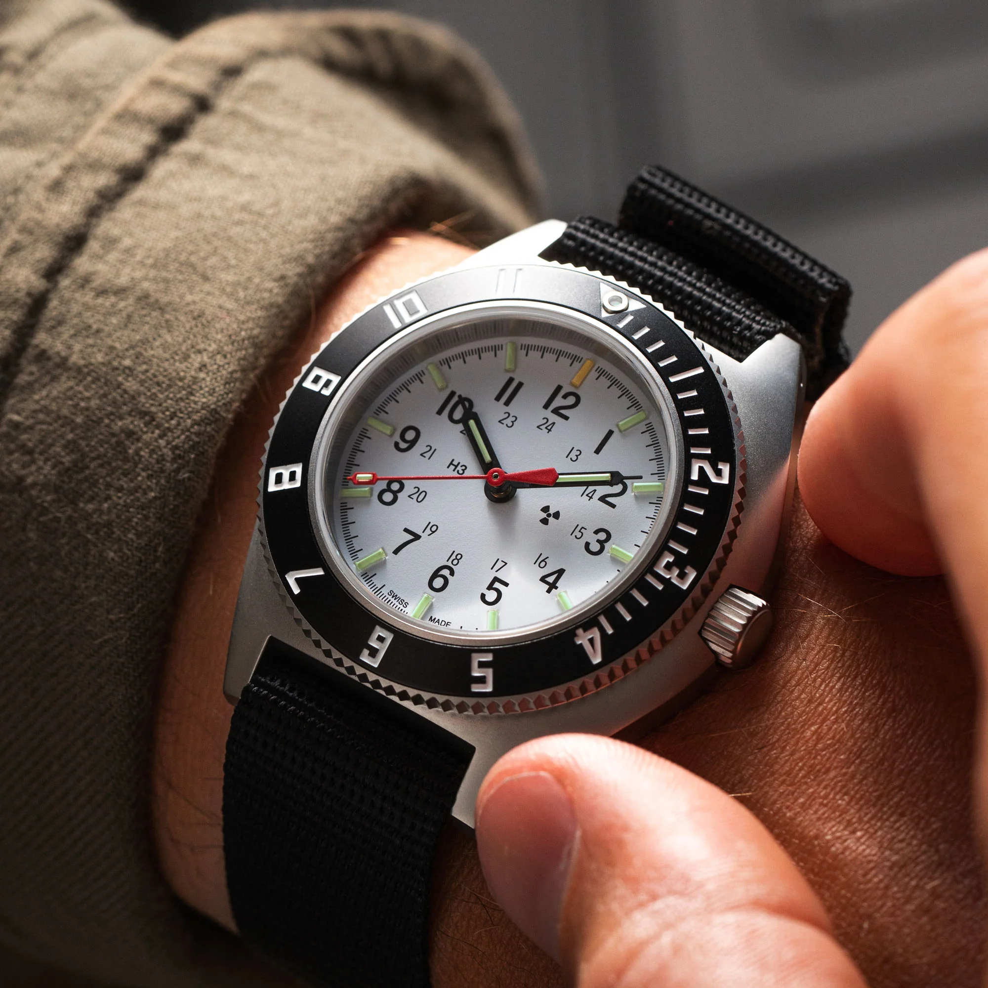 41mm Arctic Steel Navigator Automatic (Arctic SSNAV Auto) on Ballistic Nylon 5 41mm Arctic Steel Navigator Automatic (Arctic SSNAV Auto) on Ballistic Nylon