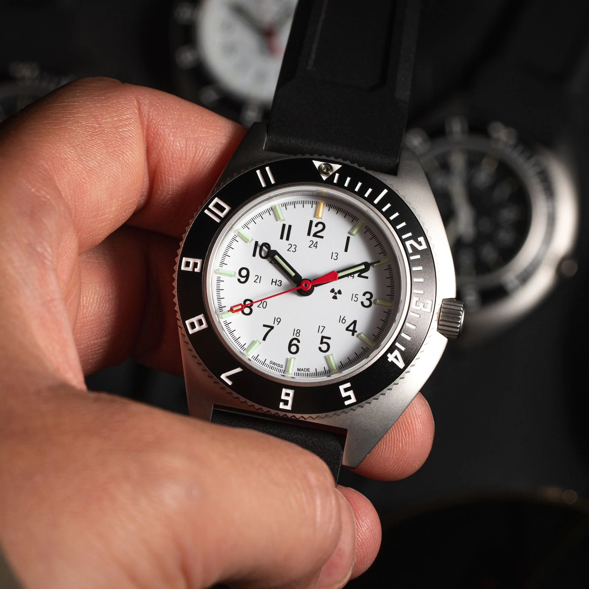 41mm Arctic Steel Navigator Automatic (Arctic SSNAV Auto) on Black 3-Piece Rubber Strap Kit 5 41mm Arctic Steel Navigator Automatic (Arctic SSNAV Auto) on Black 3-Piece Rubber Strap Kit