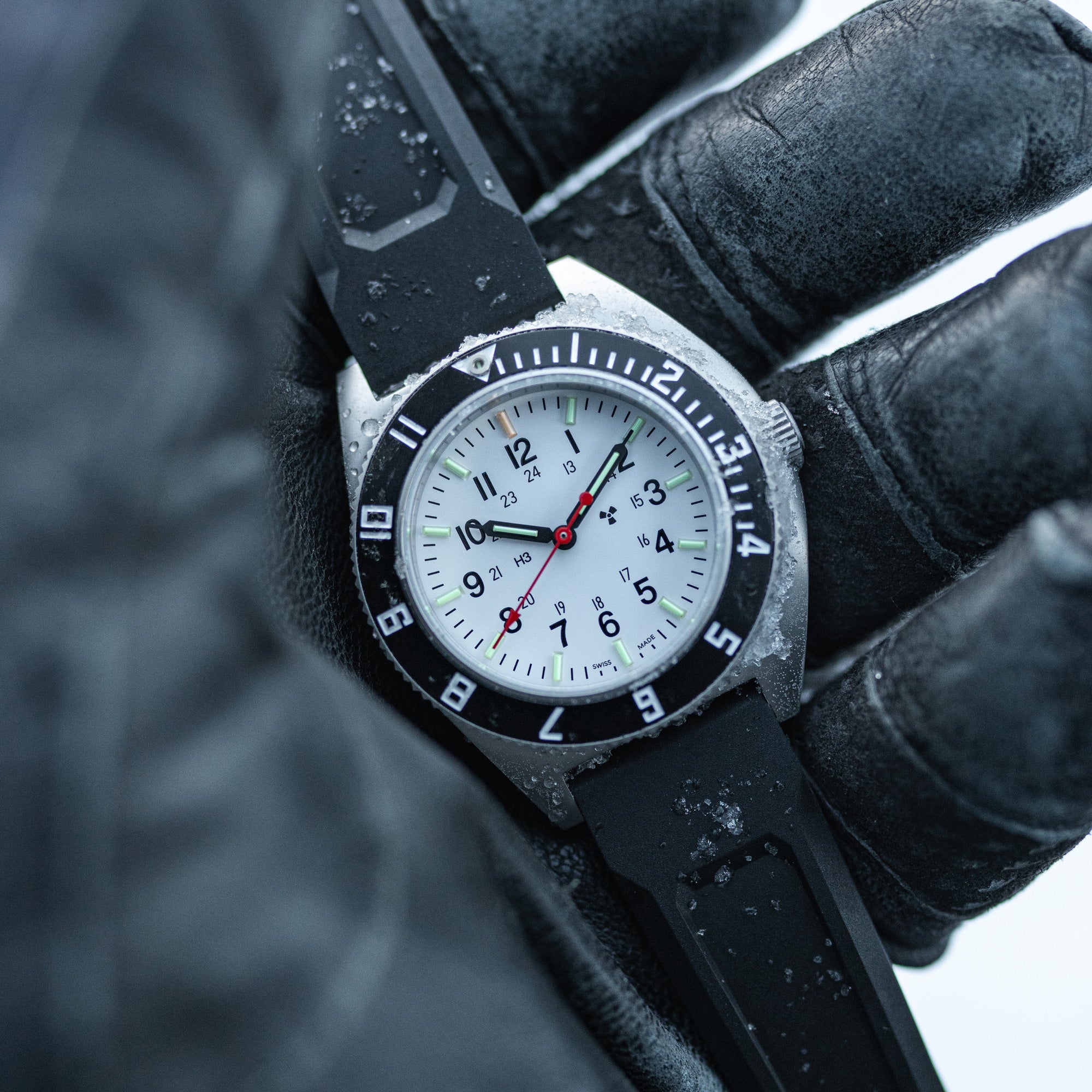 41mm Arctic Steel Navigator (SSNAV) on Black 3-Piece Rubber Strap Kit 6 41mm Arctic Steel Navigator (SSNAV) on Black 3-Piece Rubber Strap Kit