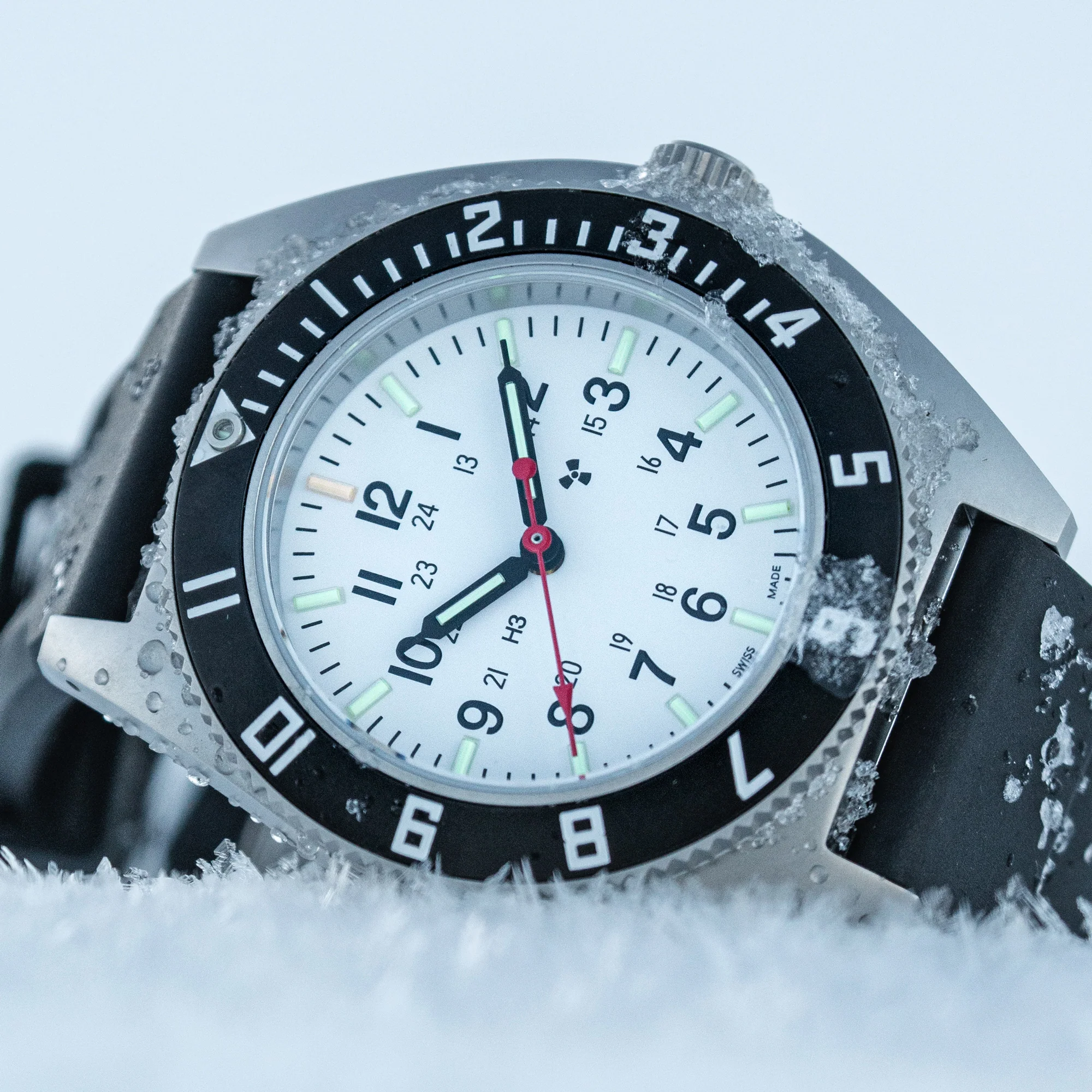 41mm Arctic Steel Navigator (SSNAV) on Black 3-Piece Rubber Strap Kit 7 41mm Arctic Steel Navigator (SSNAV) on Black 3-Piece Rubber Strap Kit
