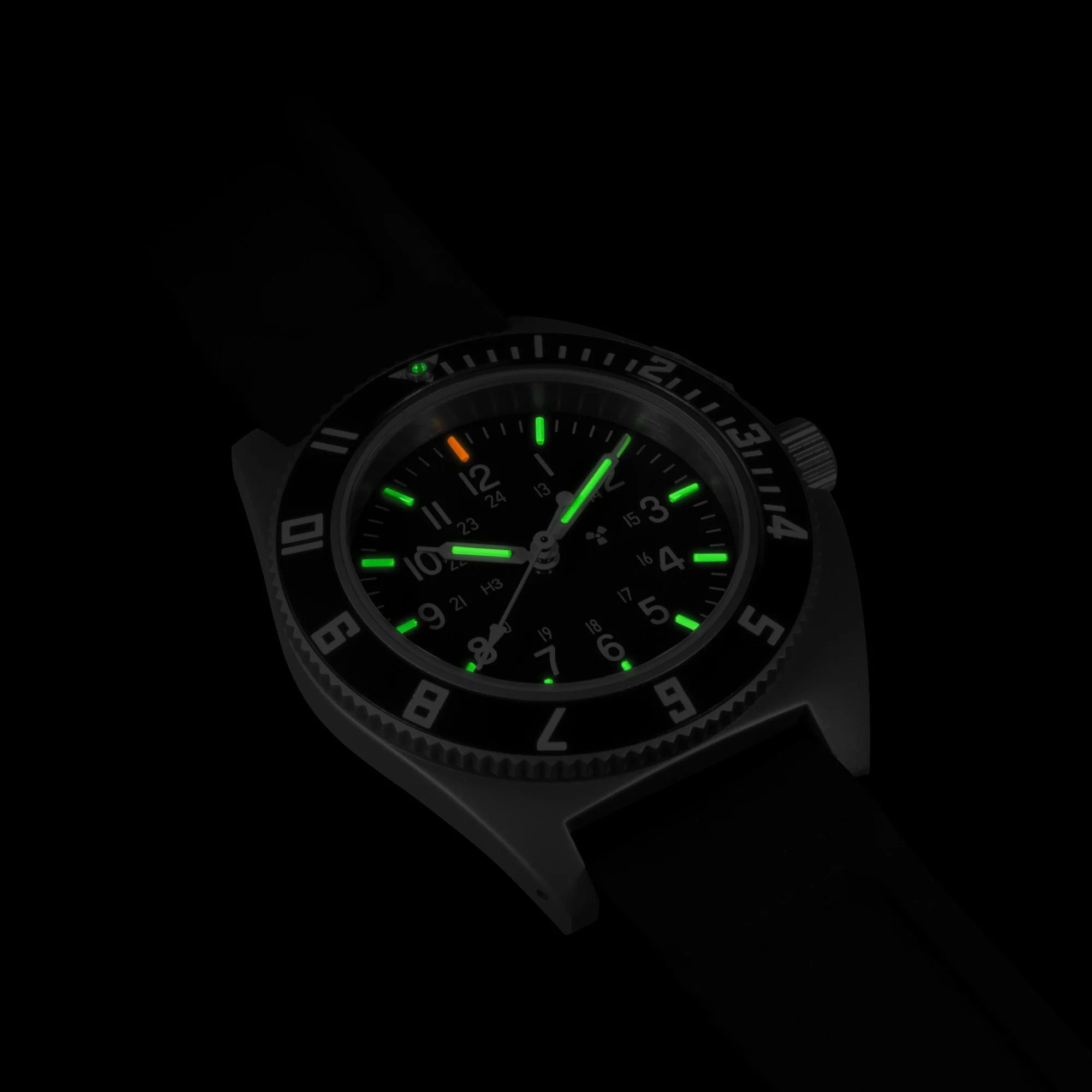41mm Steel Navigator (SSNAV) on Black 3-Piece Rubber Strap Kit 6 41mm Steel Navigator (SSNAV) on Black 3-Piece Rubber Strap Kit