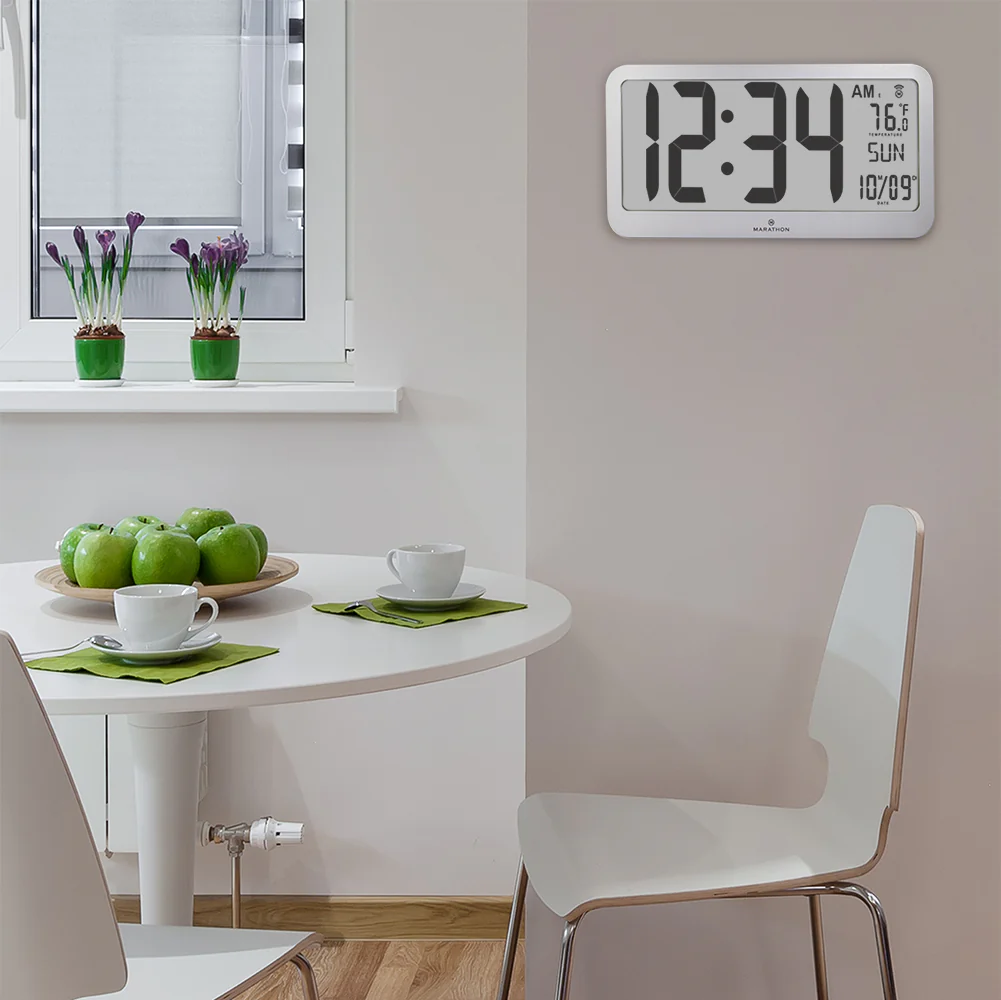 Jumbo Panoramic 8 Time Zone Self-Setting Wall Clock