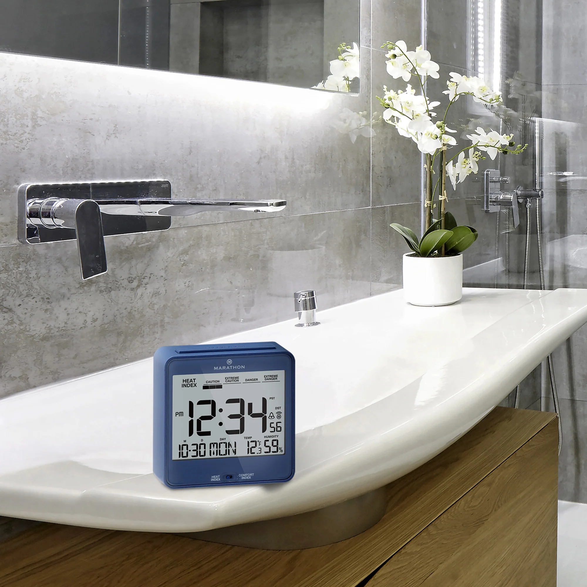 Self-Setting Desk Clock with Backlight, Heat & Comfort Index 48 Self-Setting Desk Clock with Backlight, Heat & Comfort Index