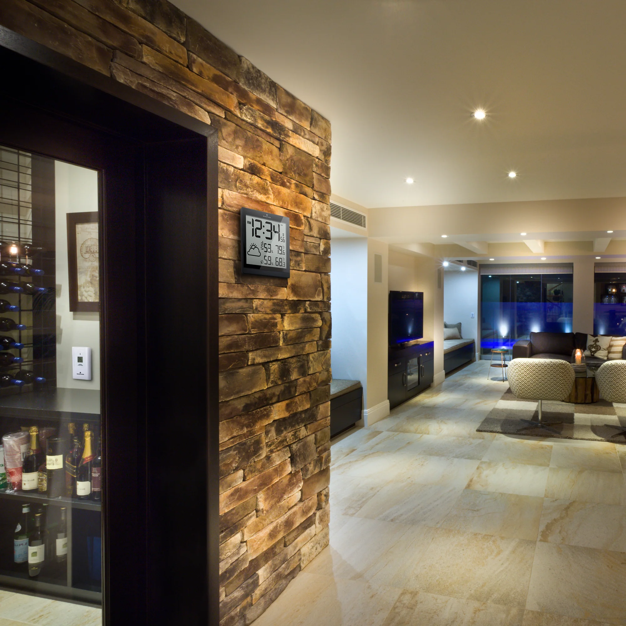 Self-Setting Weather Station and Clock with 3 Remote Sensors 3 Self-Setting Weather Station and Clock with 3 Remote Sensors